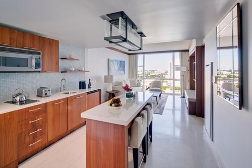 One Bedroom Apartment Near Starbucks MIA 4 Luxury Bookings