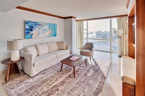 One Bedroom Apartment Near Starbucks MIA 2 Luxury Bookings