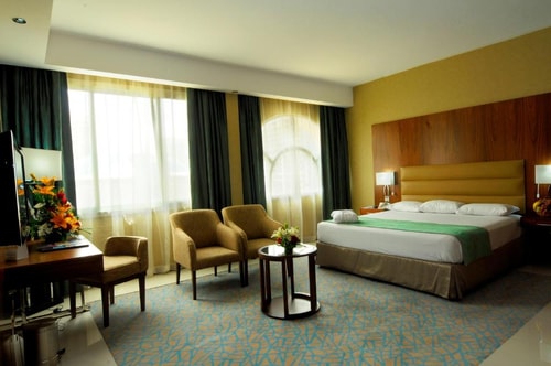 Standard Room Near Abu Dhabi Corniche Beach 11 Luxury Bookings