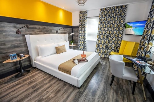 King Room Near Nadjea Swimwear MIA 4 Luxury Bookings