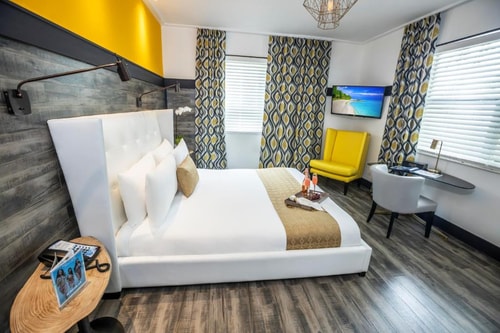 King Room Near Nadjea Swimwear MIA 3 Luxury Bookings