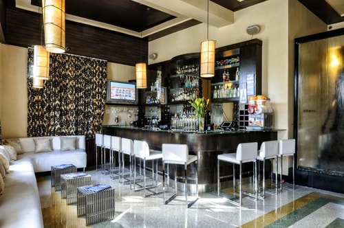 Queen Room Near Karma store MIA 11 Luxury Bookings