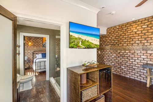 Classic King Room Near Call Me Cuban MIA 6 Luxury Bookings