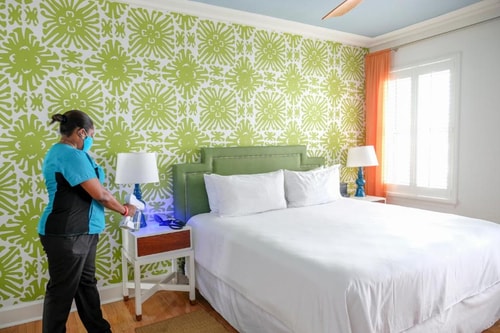 Standard King Near WunderBar MIA 4 Luxury Bookings