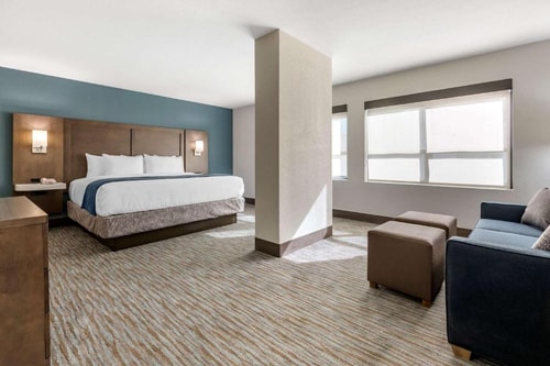 King Room Near James L Knight Center MIA 1 Luxury Bookings