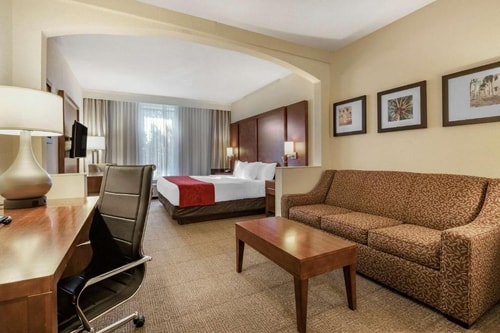 King Suite Near West Bird Plaza MIA 1 Luxury Bookings