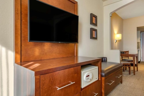 King Suite Near West Bird Plaza MIA 2 Luxury Bookings