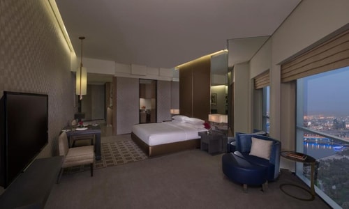 Studio apartment Near Health Care Metro Station 3 Luxury Bookings