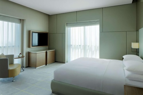 Three Bedroom Apartment Near Health Metro Station 15 Luxury Bookings