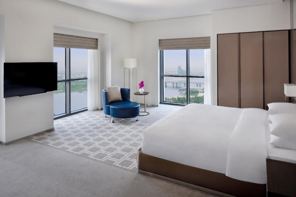 3 Bedroom Apartment Near Healthcare Metro Station Luxury Bookings