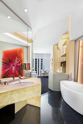 Deluxe Canal View Room Near JW Marriott Marquis 5 Luxury Bookings