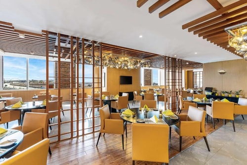 Grand Deluxe Suite Room Near JW Marriott Marquis 6 Luxury Bookings