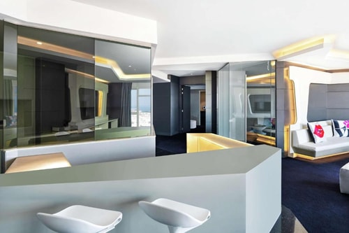 Grand Deluxe Suite Room Near JW Marriott Marquis 12 Luxury Bookings