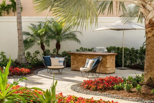 King Room Near Aventura Square MIA 11 Luxury Bookings