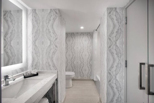 King Room Near Aventura Square MIA 5 Luxury Bookings