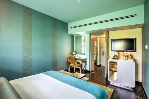 King Room Near Naked Taco MIA 2 Luxury Bookings