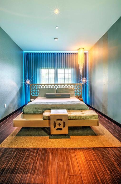 King Room Near Naked Taco MIA Luxury Bookings