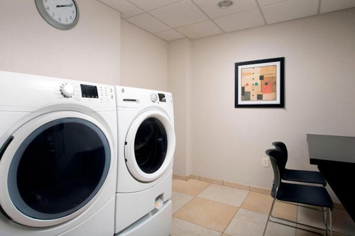 King Room Near Pollo Campero MIA 10 Luxury Bookings