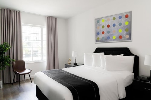 Deluxe Room Near MoneyGram MIA Luxury Bookings