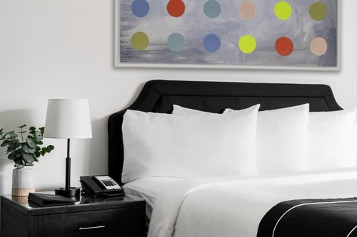 Deluxe Room Near MoneyGram MIA 1 Luxury Bookings