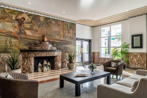 Deluxe Room Near MoneyGram MIA 9 Luxury Bookings