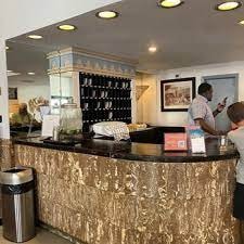 Deluxe Room Near MoneyGram MIA 10 Luxury Bookings