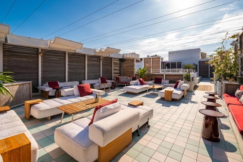 Superior King Near Surf Style MIA 11 Luxury Bookings