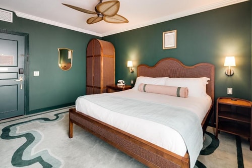 Superior King Near Surf Style MIA Luxury Bookings