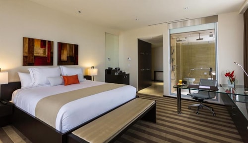 Standard King Room Near Chase Bank MIA Luxury Bookings