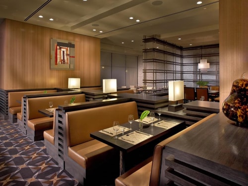 Standard King Room Near Chase Bank MIA 8 Luxury Bookings