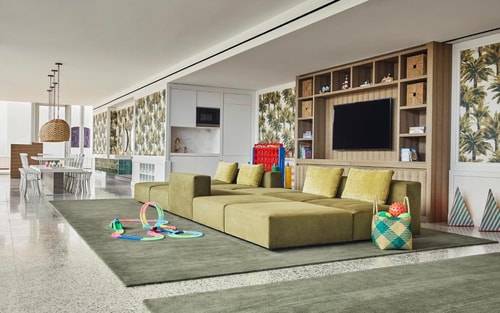 King Room Near Crudo Bar MIA 3 Luxury Bookings