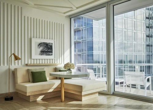 King Room Near Crudo Bar MIA 2 Luxury Bookings