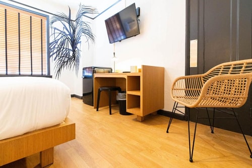 Superior King Room Near Triton Supermarket MIA 4 Luxury Bookings
