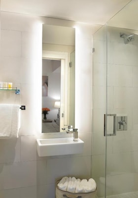 King Room Near Pura Vida MIA 3 Luxury Bookings