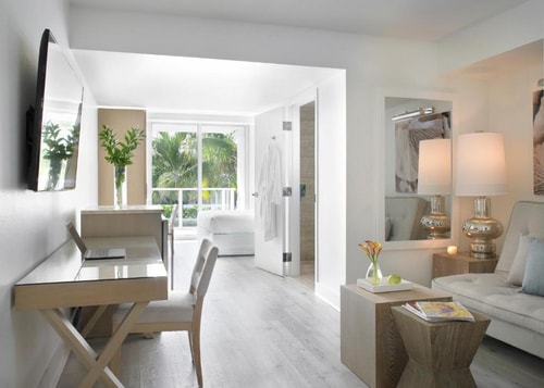 King Suite Near Travel Traders MIA 7 Luxury Bookings