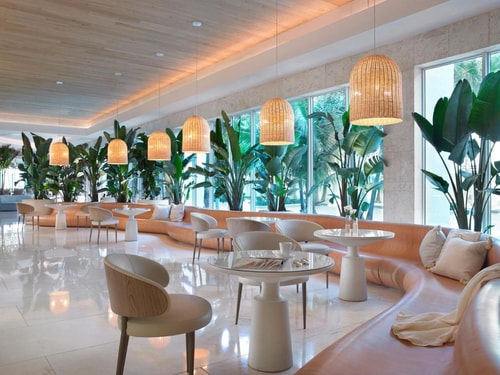 King Suite Near Travel Traders MIA 11 Luxury Bookings