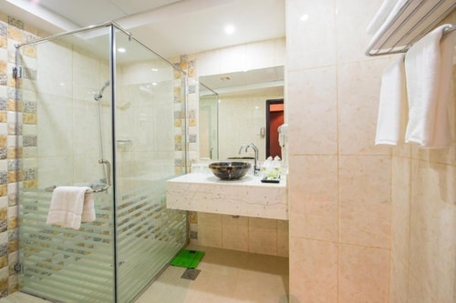 Deluxe Room Near Al Murar Dubai by Luxury Bookings 2 Luxury Bookings