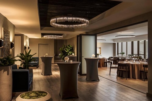 Studio King Suite Near El Patio Restaurant MIA 8 Luxury Bookings