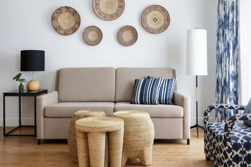 Studio King Suite Near El Patio Restaurant MIA 2 Luxury Bookings