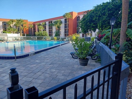 Queen Room Near Triton Cay Orlando ORL 11 Luxury Bookings