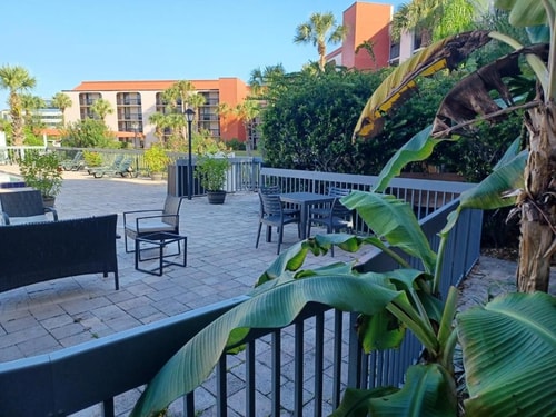 Queen Room Near Triton Cay Orlando ORL 8 Luxury Bookings