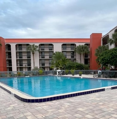 Queen Room Near Triton Cay Orlando ORL 13 Luxury Bookings