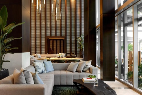 Essential King Room Near StomatCare MIA 1 Luxury Bookings