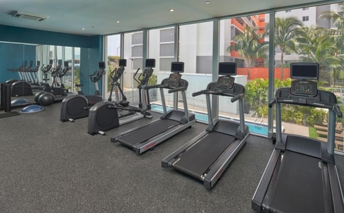 King Room Near 7 Eleven MIA 13 Luxury Bookings
