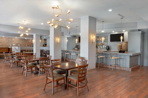 Standard King Room Near Enlighten Moon MIA 14 Luxury Bookings