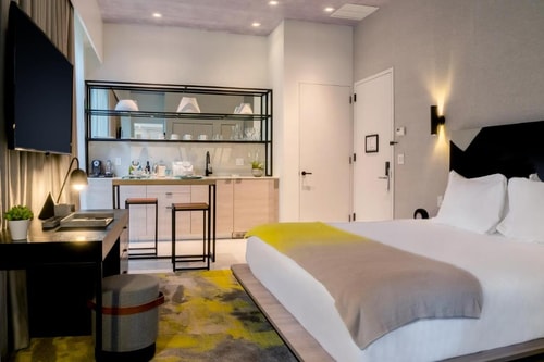 Double Room Near Target MIA Luxury Bookings