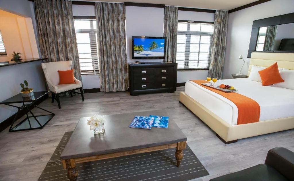 Studio Near Jackie Gleason Theater MIA Luxury Bookings