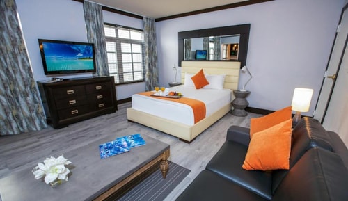 Studio Near Jackie Gleason Theater MIA 2 Luxury Bookings