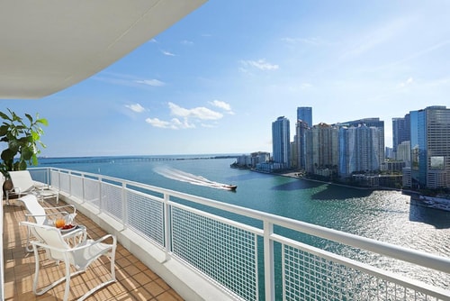 Superior King Room Near Brickell Key Park MIA 14 Luxury Bookings