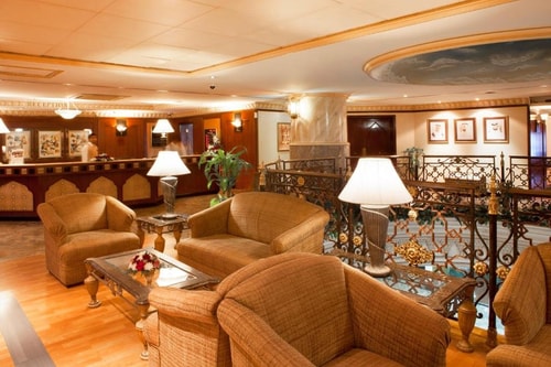Classic Room Near Baniyas Metro By Luxury 6 Luxury Bookings